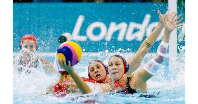 แฟนตะลึง! โปโลสาวมะกันจุกโผล่ระหว่างแข่ง